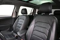 See Dealer Website for Details. 2018 Volkswagen Tiguan HIGHLINE 4MOTION Engine: 4 Cylinder Engine 2.... (image 3)