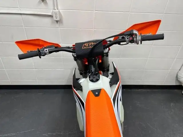 2024 KTM 250 XC-F in Dirt Bikes & Motocross in Calgary - Image 12