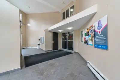 3 Bedroom Townhouse Premium - 14535 54 St. NW *Renovated Suite*