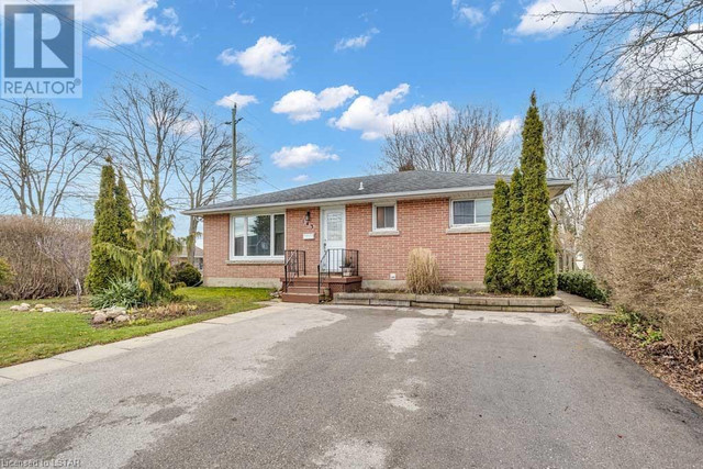 143 INNES Street Ingersoll, Ontario in Houses for Sale in Woodstock - Image 2