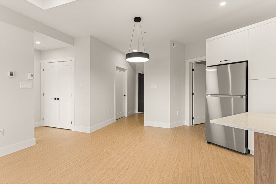 ***1st Month Free - 2 bedroom + Den / 2 bathroom*** 2