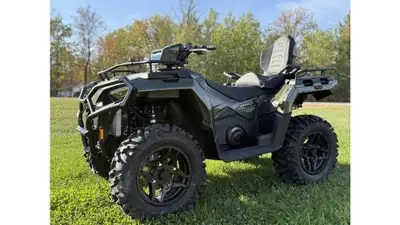 STANDARD FEATURES: Removable passenger seat system 11-gal. combined storage Combined 270-lb. rack ca...