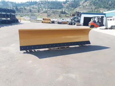 The 4000 Series Angle Blade is sized for wheel loaders and ag tractors, from 10,000 to 25,000 lbs. o...