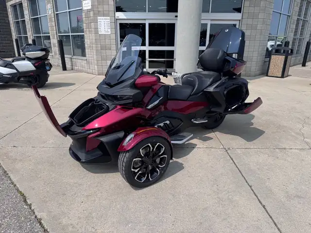 2025 Can-Am Spyder RT Limited in Sport Touring in Norfolk County - Image 12