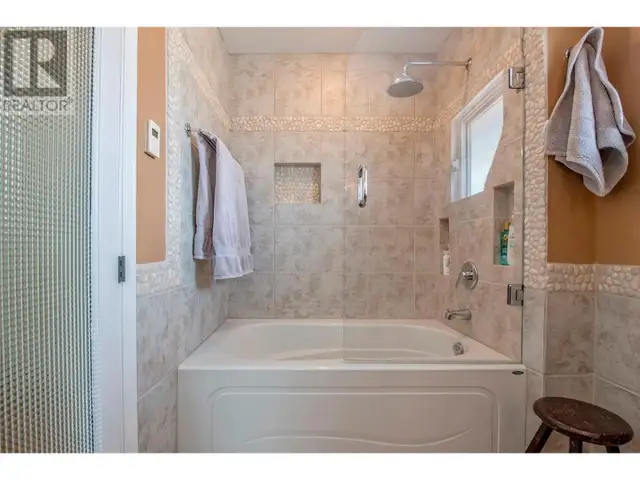 186 Stepping Stones Crescent Spallumcheen, British Columbia in Houses for Sale in Vernon - Image 35