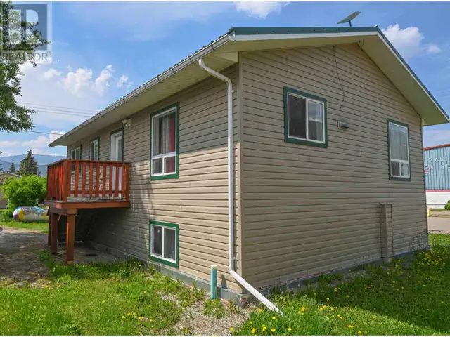 806 4TH AVENUE McBride, British Columbia in Houses for Sale in Quesnel - Image 5