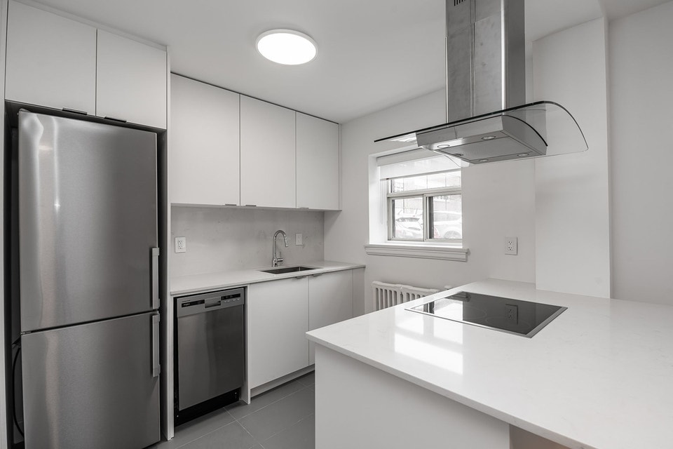 Renovated one bedroom, Fermanagh and Roncesvalles - ID 4746 2