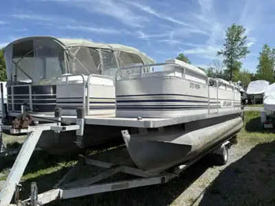 Bay Marine Sales 1998 Sylvan 20 foot ponton, 50 Evinrude 2 stroke, Trailer included. 1998 Sylvan 20...