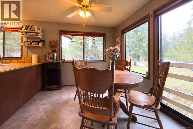 9571 Gleadle Rd Black Creek, British Columbia in Houses for Sale in Comox / Courtenay / Cumberland - Image 9