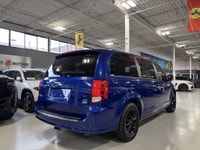 **SPRING SPECIAL!** FEATURING : V6 POWERED, POWER SLIDING DOORS, POWER TRUNK, 7 PASSENGER STOW&GO FO... (image 3)