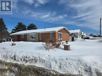 Beautiful all-brick bungalow with a separate 1-bedroom vacant apartment/in-law suite (set your own r...