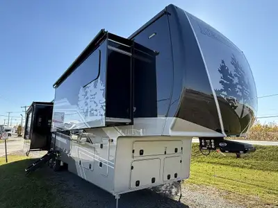 Luxueuse caravan a sellette triple essieu qualité de construction supérieure Auvent électrique Lave...