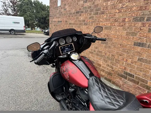 2019 Harley-Davidson Street Glide Special **CUSTOM PAINT** **CAN in Sport Touring in Markham / York Region - Image 39