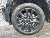 Double L Motors Ltd. Conquer Every Road with the 2021 Jeep Grand Cherokee Laredo Altitude! Experienc... (image 7)