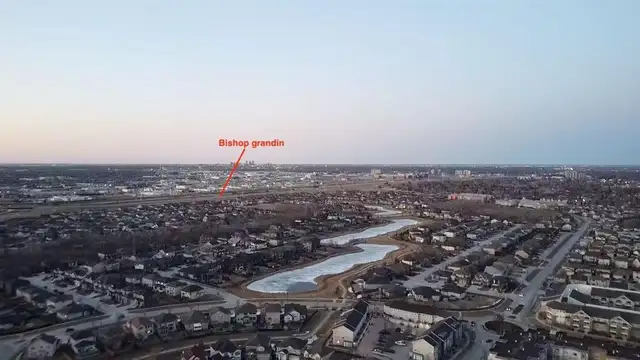 201 20 Ancaster Gate Winnipeg, Manitoba62863752076163121