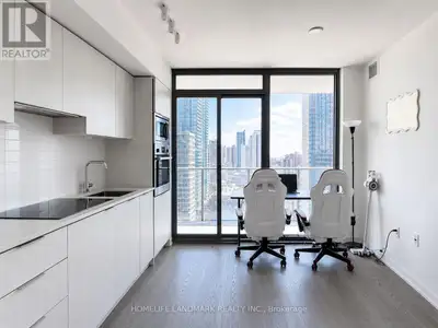 Prime Yonge/Wellesley Location. Bright And Cozy 1Br/1Bath. Modern Kitchen With Quartz Countertops &...