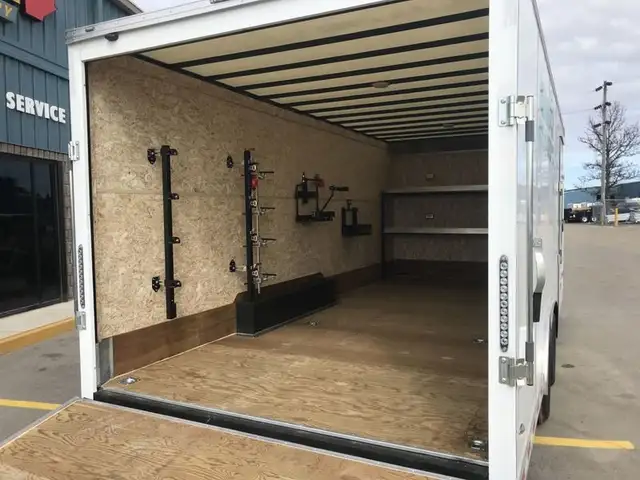 Green Pro 8.5'x20' Enclosed Landscape Trailer in Cargo & Utility Trailers in Ottawa - Image 8