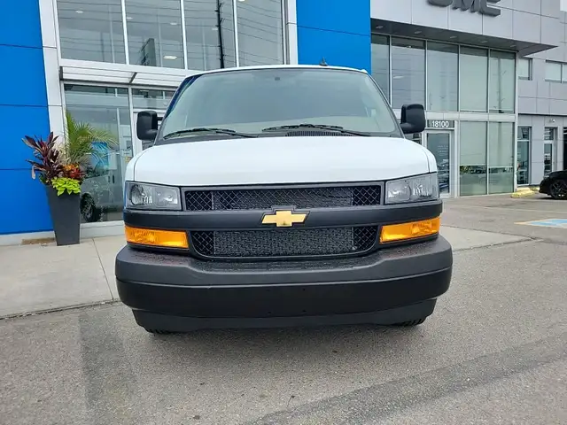 2025 Chevrolet Express 2500 Work Van in Cars & Trucks in Markham / York Region - Image 3
