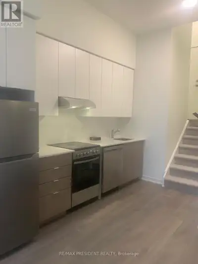 101 - 165 CANON JACKSON DRIVE W Toronto (Beechborough-Greenbrook
