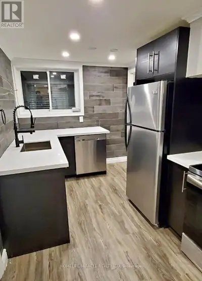 21 WORTH AVENUE Brampton (Northwood Park), Ontario