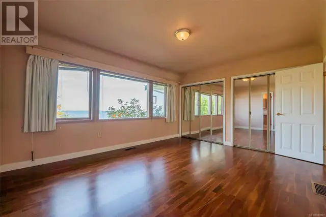 441 Memorial Ave Qualicum Beach, British Columbia in Houses for Sale in Parksville / Qualicum Beach - Image 37