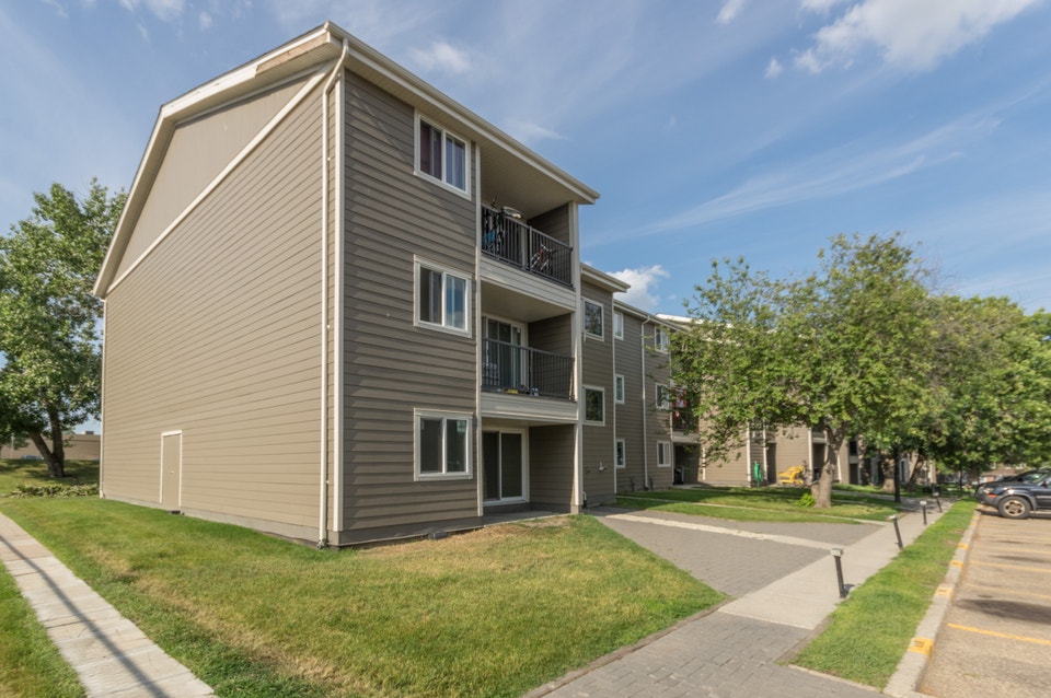 Bachelor 1013116 116A Ave. NW Long Term Rentals Edmonton Kijiji