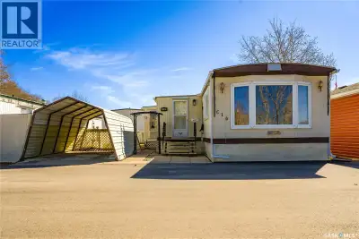 Cute, comfortable, and functional—this well maintained mobile home is one to view! Upon entering the...