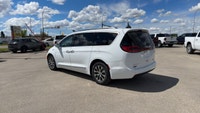 This Dealership Demo 2024 Chrysler Pacifica Hybrid Pinnacle 2WD has the 3.6L Pentastar Vvt V6 Hybrid... (image 3)