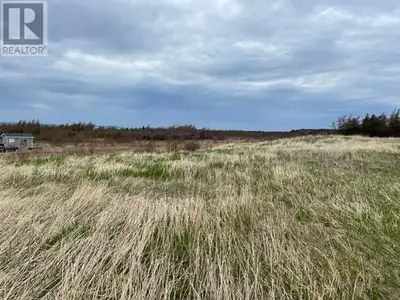 Are you looking for a property in a quiet area, where you can walk from your house to the beach? Wel...