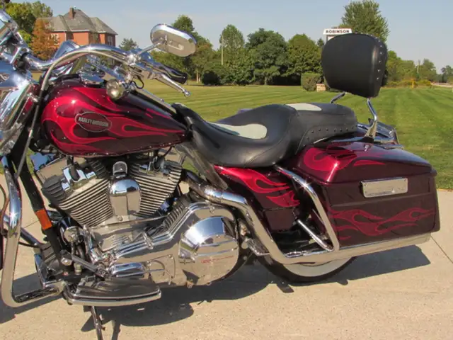 2002 Harley-Davidson FLHRSE - CVO Road King in Sport Touring in Leamington - Image 17