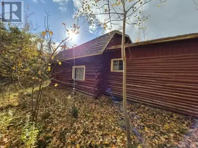 Looking for your next project or investment opportunity? This 2-bedroom, 1-bathroom home sits on a b...