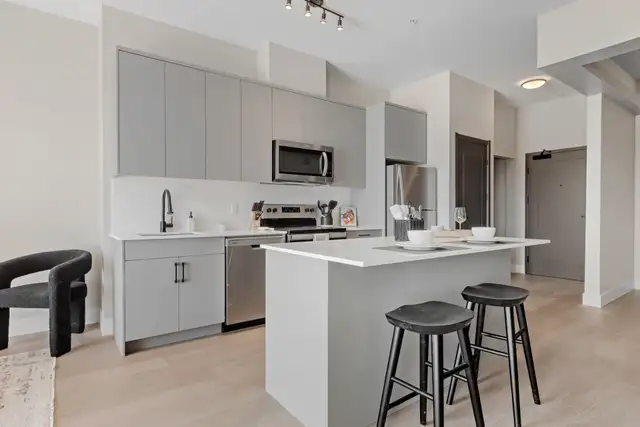 Modern 1 Bed + Den Apartments in Ottawa from $2,42563793658084609122