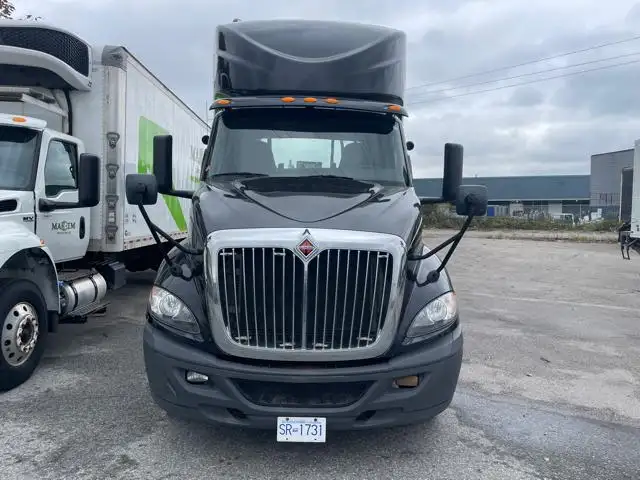2019 International RH613 6X4 Daycab, Used Day Cab Tractor in Heavy Trucks in Delta/Surrey/Langley - Image 3
