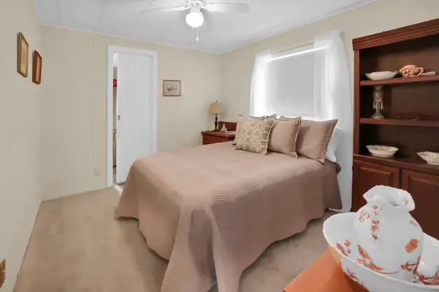 BLACK CREEK COMMUNITY BUNGALOW - 2 BED, 2 BATH in Houses for Sale in Hamilton - Image 9