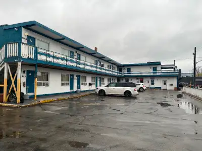 Motel For Sale in Niagara Falls, ON- $2,300,000
