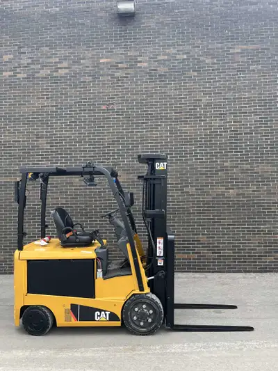 Keywords: Caterpillar forklift, electric forklift, 5,000 lbs capacity, 3-stage mast, forklift with s...