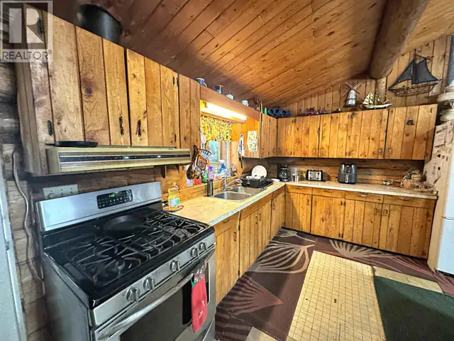 6265 HORSE LAKE ROAD Horse Lake, British Columbia in Houses for Sale in 100 Mile House - Image 7