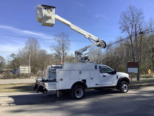 2017 Ford F-550 Service Bucket Truck - - Altec AT37G in Other in City of Toronto - Image 3