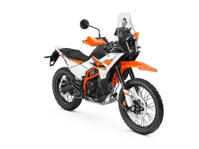 KTM 390 ADVENTURE R 2026 La KTM 390 Adventure R 2026 est la version la plus orientée hors route de l...