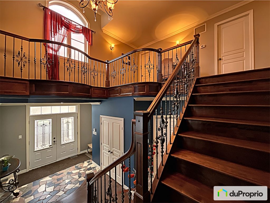 $925,000 - 2 Storey for sale in St-Marc-Des-Carrières — photo 2