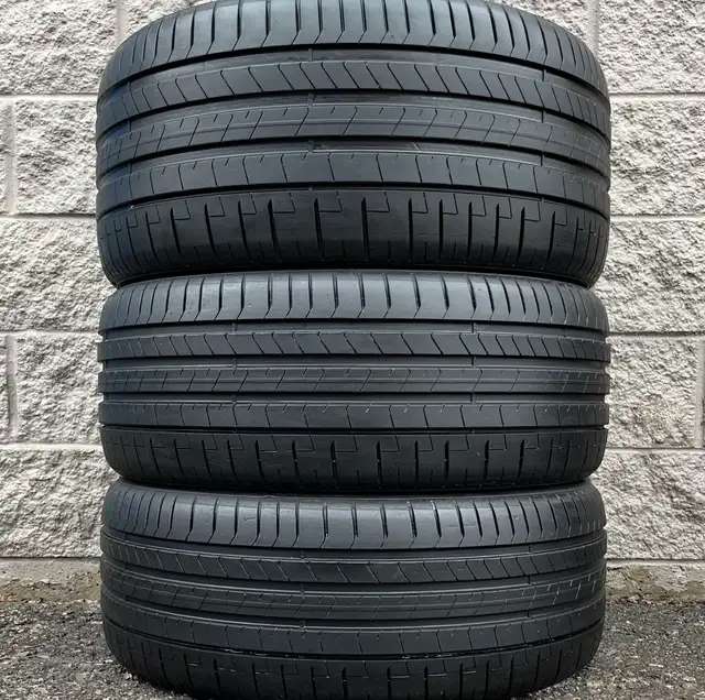(97%) 2x 255/35R21 & 2x 285/30R21 Pirelli PZero PZ4 Summers in Tires & Rims in City of Toronto - Image 4