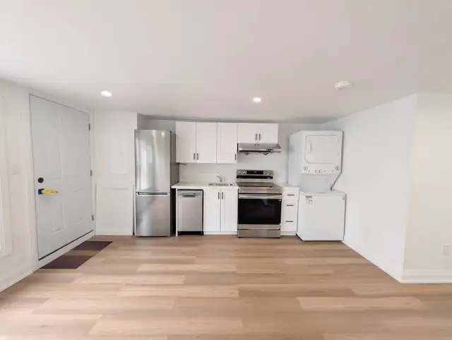 401 Navy St, Welland - Detached Bachelor Apartment in Long Term Rentals in St. Catharines - Image 6