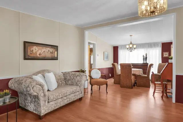 BLACK CREEK COMMUNITY BUNGALOW - 2 BED, 2 BATH in Houses for Sale in Hamilton - Image 5