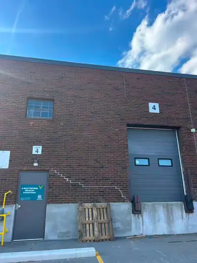 Excellent opportunity to lease a functional warehouse unit in the heart of Mississauga’s highly soug...