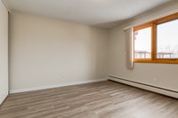 Amenities: Swimming Pool • Tennis Courts • Social Room • Green Space • Quiet Building Suite & Buildi... (image 6)