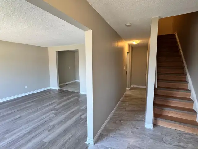 COZY 2BDRM TOWNHOME | LTO PRICE DROP + FREE 65" TV - CENTRAL A/C in Long Term Rentals in Cambridge - Image 8