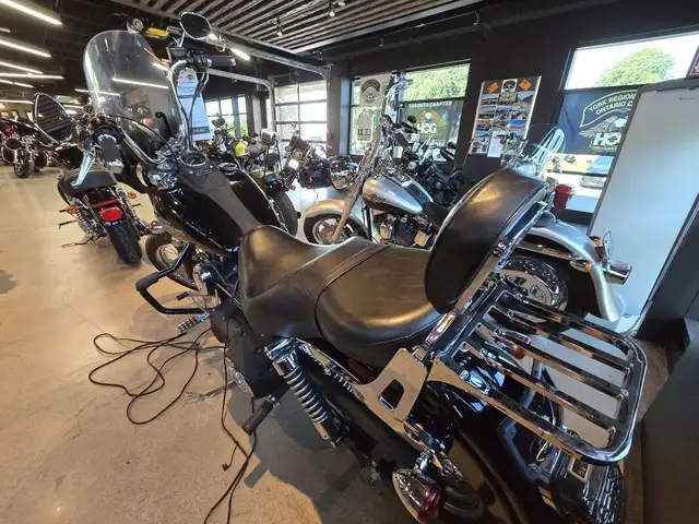 2006 Harley-Davidson Dyna Street Bob in Street, Cruisers & Choppers in Markham / York Region - Image 4