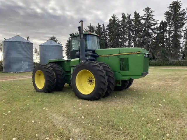 1993 John Deere 4WD Tractor 8770 in Farming Equipment in Edmonton - Image 3
