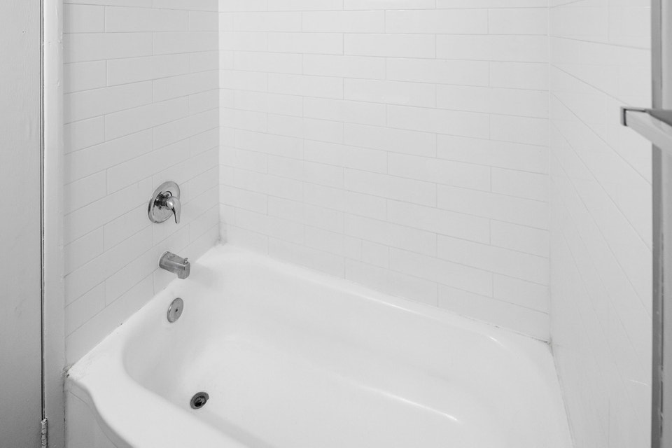 59 Ridout - Bachelor Apartment for Rent 4