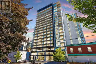 Welcome to this 1-bedroom + Den unit at the Bowery. This floor plan offers 678 sqft of useable livin...